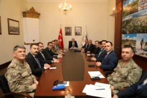 Vali Polat’ın başkanlığında “İl Güvenlik ve Asayiş Koordinasyon Toplantısı” gerçekleştirildi – Birlik Haber Ajansı