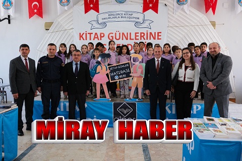 Çiftlikköy Kitap Günleri Etkinliği Yazarlar Ve Öğrencilerle Bir Araya Geldi.