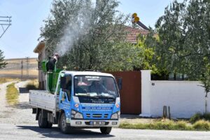 1423 MAHALLEDE 57 ARAÇ, 230 PERSONELLE ARALIKSIZ İLAÇLAMA ÇALIŞMASI