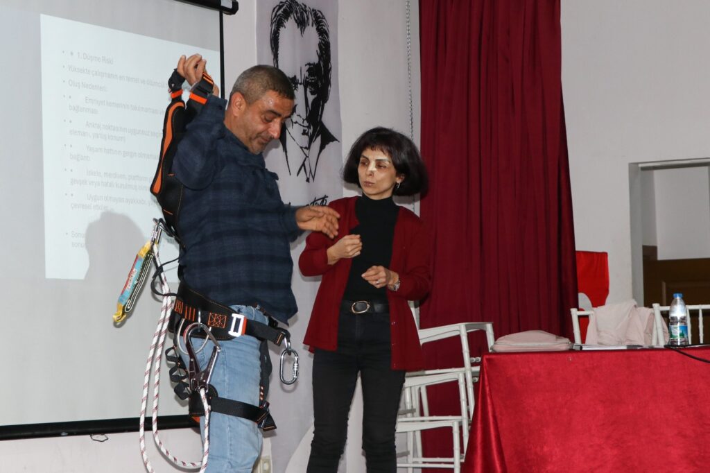 Çiftlikköy Belediyesi’nde Yüksekte Çalışma Risklerini En Aza İndirme Eğitimleri