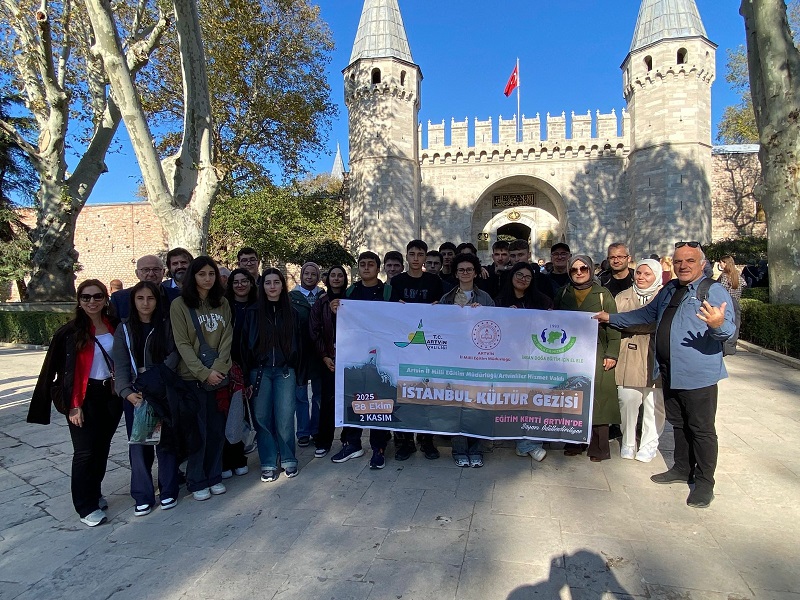 Artvinli Öğrenciler Tarihle, Doğayla ve İstanbul’la Buluşması