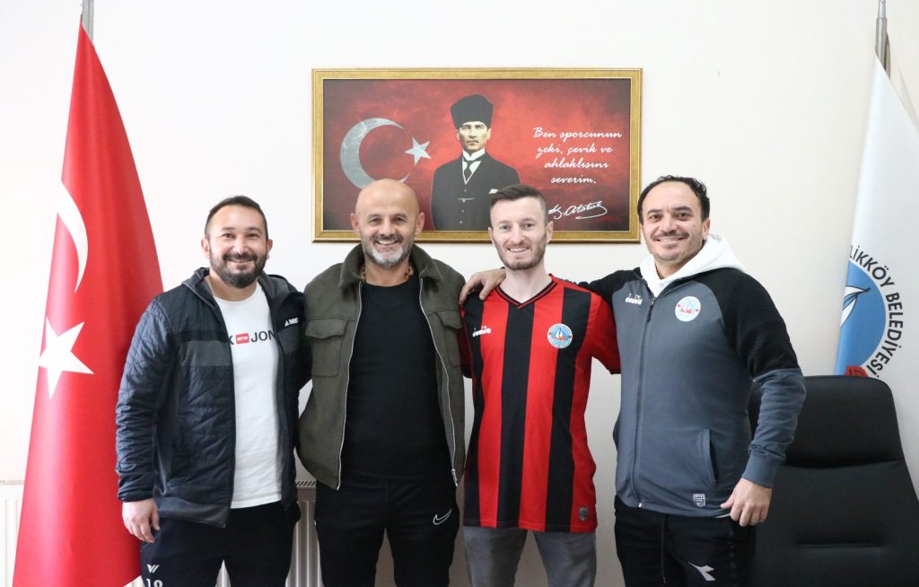 ÇİFTLİKKÖY BELEDİYESPOR KADRO ŞAMPİYONLUK HEDEFİ