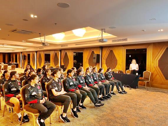 Millî Takımlar Turnuvası maçlarına hazırlanan Kamp ve Eğitim Tesisleri’nde sürdürüyor….