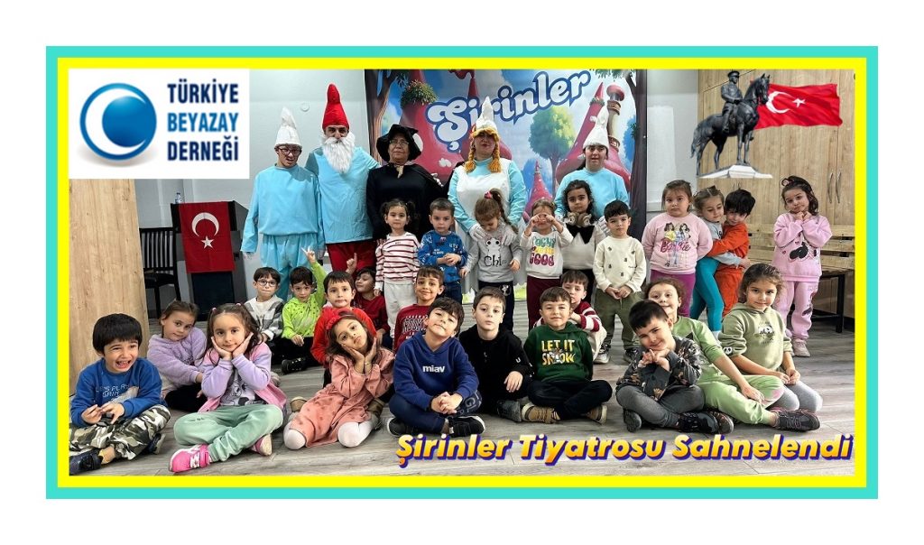 Engelsiz Sanat Topluluğu’ndan Alkış Alan Gösteri: Şirinler Tiyatrosu Sahnelendi