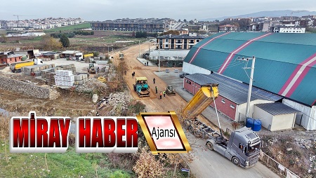 YALOVA BELEDİYESİ HUMMALI BİR GECE ÇALIŞMASI SÜRDÜRÜYOR
