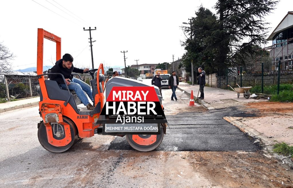 ulaşım konforunu artırmak ve yaya güvenliğini sağlamak amacıyla yol ve kaldırım bakım çalışmalarını sürdürüyor.