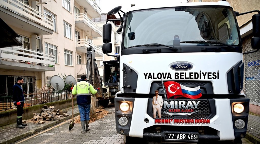 Yalova Belediyesi, kent genelinde çevre düzenlemesine kadar birçok hizmet devam