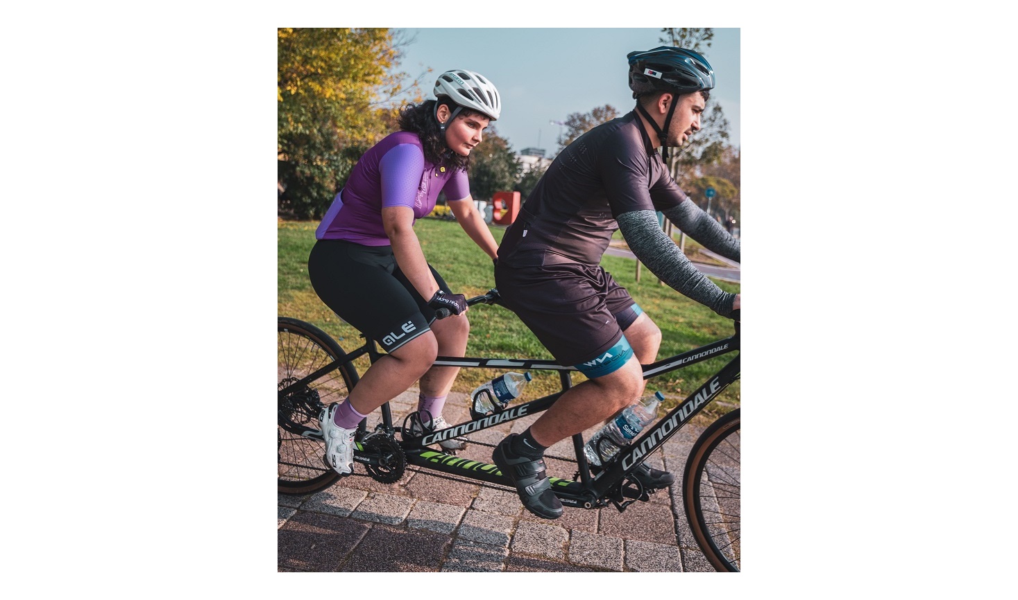 Görme Engelli ve Görme Engelli Olmayan Sporcular Bisikletle Kurduğu İş Birliği