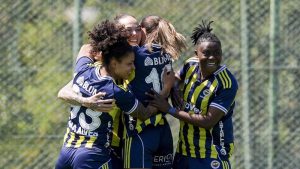 KADIN FUTBOLDA ŞAMPİYONUN ADI, 19 MAYIS RUHUYLA FENERBAHÇE ARSAVEV!!!