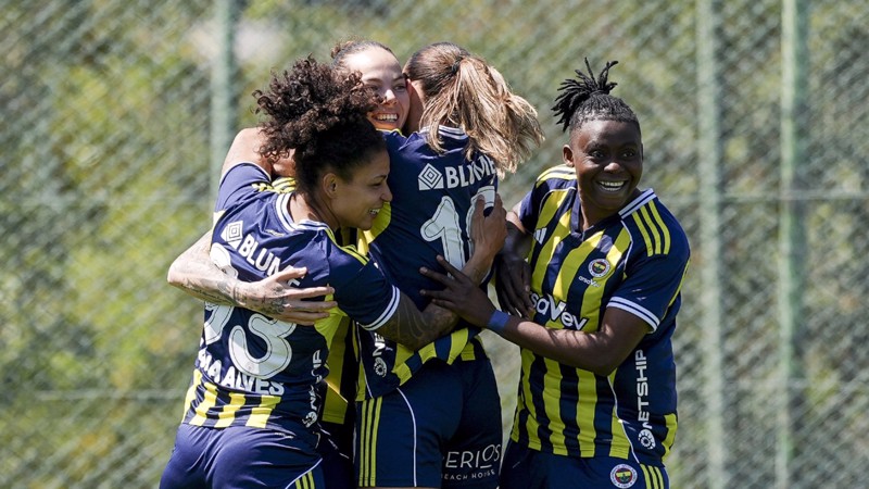 KADIN FUTBOLDA ŞAMPİYONUN ADI, 19 MAYIS RUHUYLA FENERBAHÇE ARSAVEV!!!