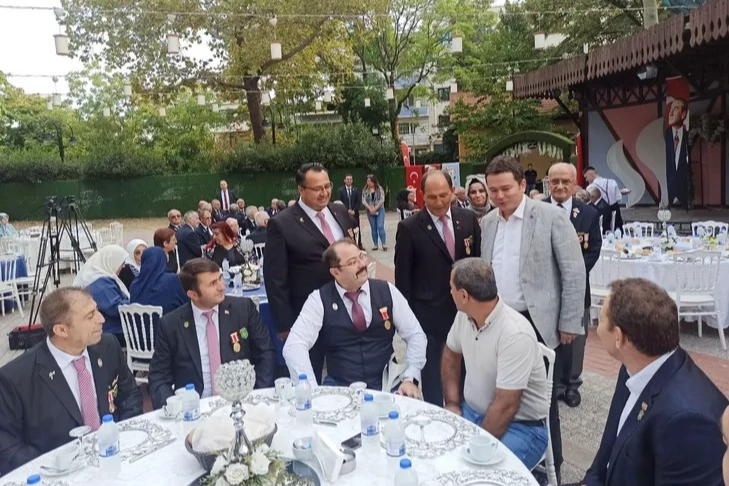Bursa’da Başkan Aydın Gazilerle bir araya geldi