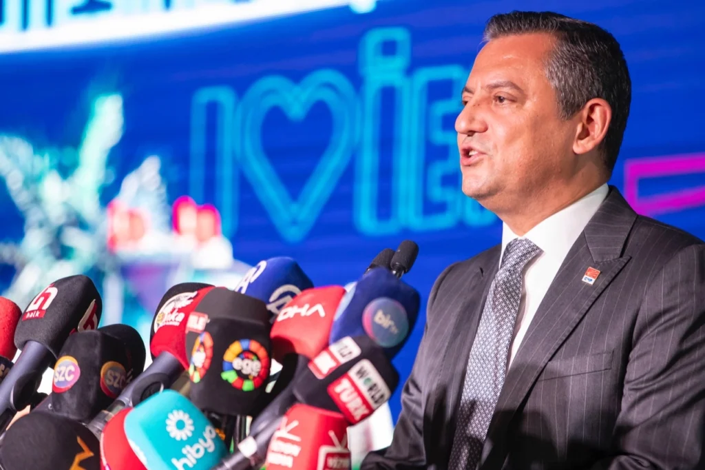 Özgür Özel: “İzmir teknolojide dünyanın çekim merkezi olabilir”